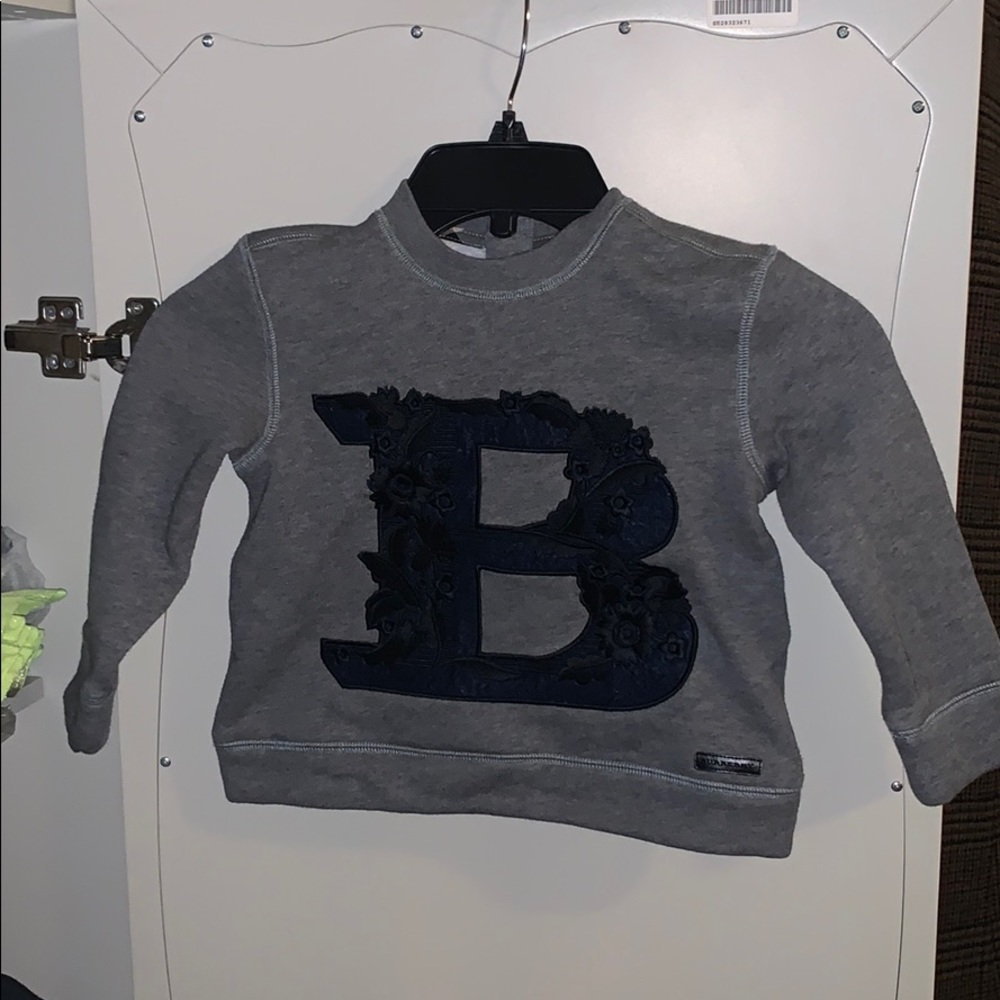 Kids Burberry sweater. Size 4Y. Only worn once.
